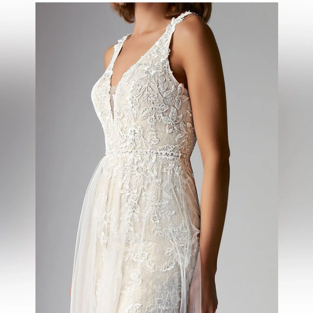 Brand New Azazie ‘Jasmina’ Wedding Dress-Size 10 - Picture 3 of 5